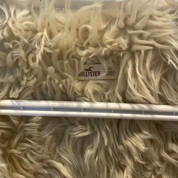 Hollister Fur Vest - Picture 4 of 4